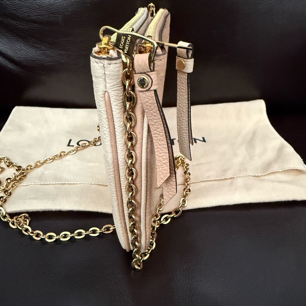 Louis Vuitton Beige Clutch with Gold Chain - Picture 4 of 6